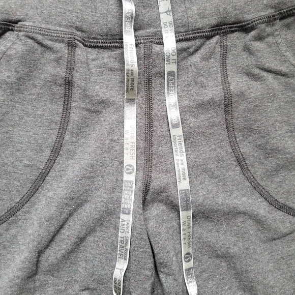 Lululemon pant - Picture 4 of 6